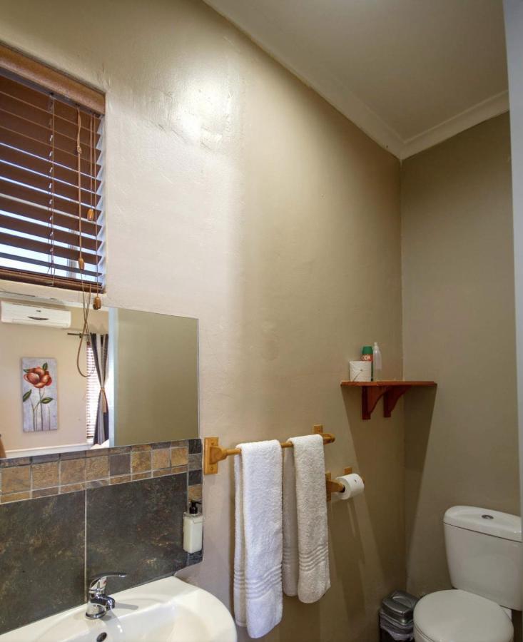 Sunbell Ventures Guesthouse Kaapstad Buitenkant foto